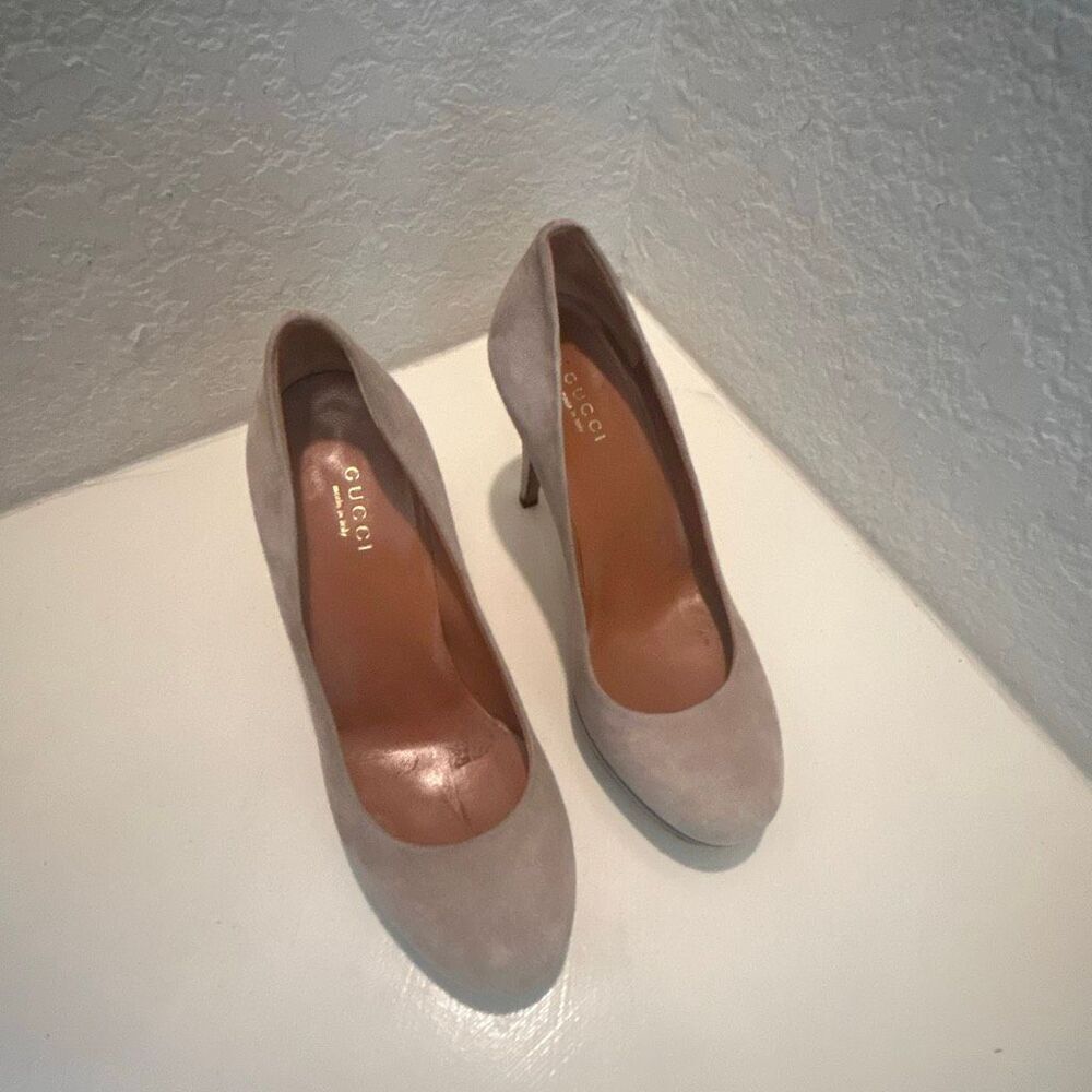 Gucci Women's Sz 36.5 Betty Platform Heels Taupe Suede Classic Minimalist Luxury - Picture 9 of 14